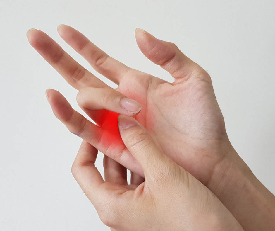 Intervento del dito a scatto: cause, sintomi e opzioni terapeutiche